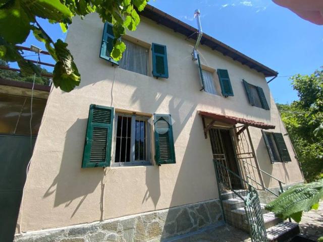 Villa Indipendente in vendita a Montoggio, Liguria