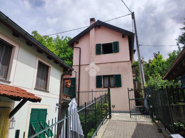 Villa Indipendente in vendita a Montoggio, Liguria