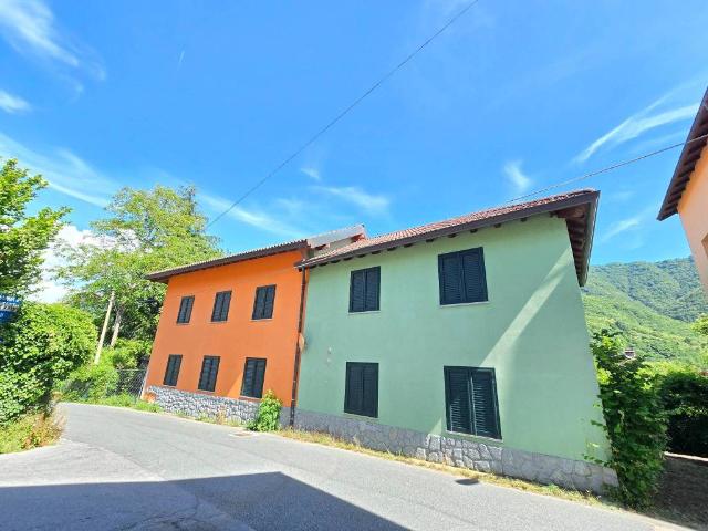 Villa Indipendente in vendita a Montoggio, Liguria