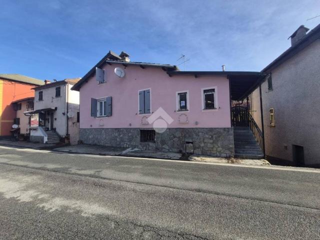 Villa Indipendente in vendita a Montoggio, Liguria