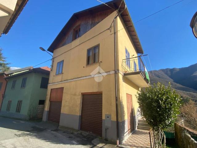 Villa Indipendente in vendita a Montoggio, Liguria