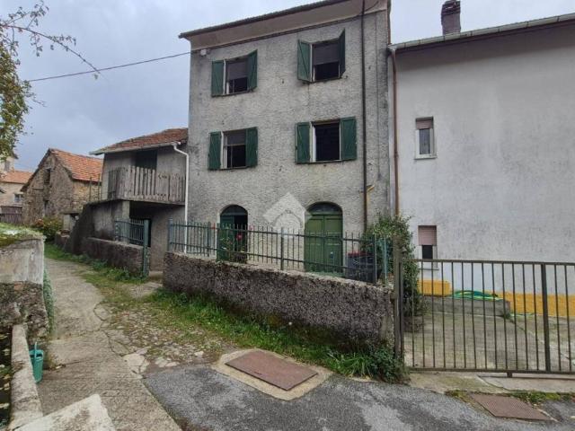 Villa Indipendente in vendita a Montoggio, Liguria