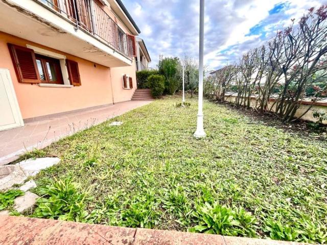 Villa Indipendente in vendita a Montopoli In Val D'arno, Toscana