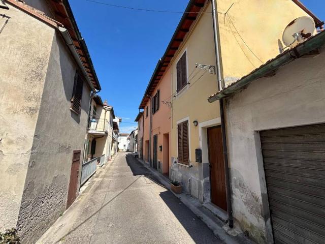 Villa Indipendente in vendita a Montopoli In Val D'arno, Toscana