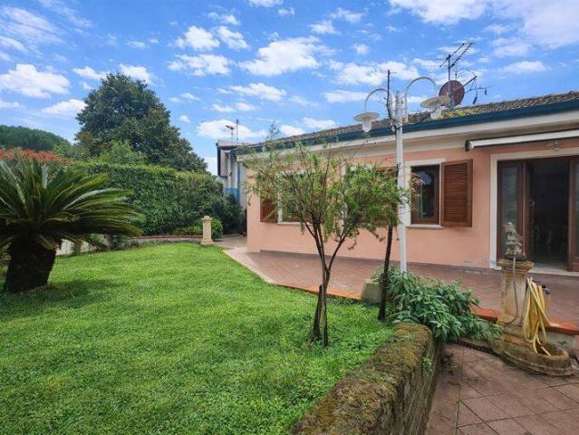 Villa Indipendente in vendita a Montopoli In Val D'arno, Toscana