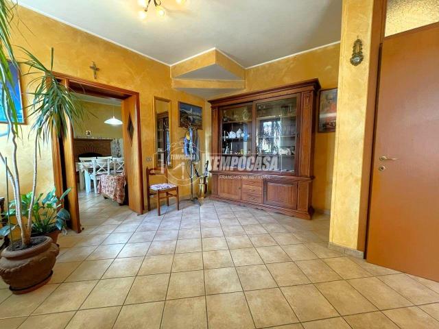 Villa Indipendente in vendita a Montorfano, Lombardia