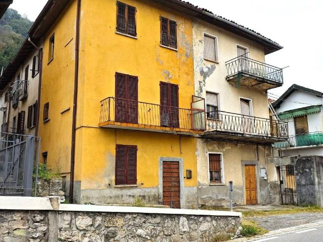 Villa Indipendente in vendita a Montorfano, Lombardia