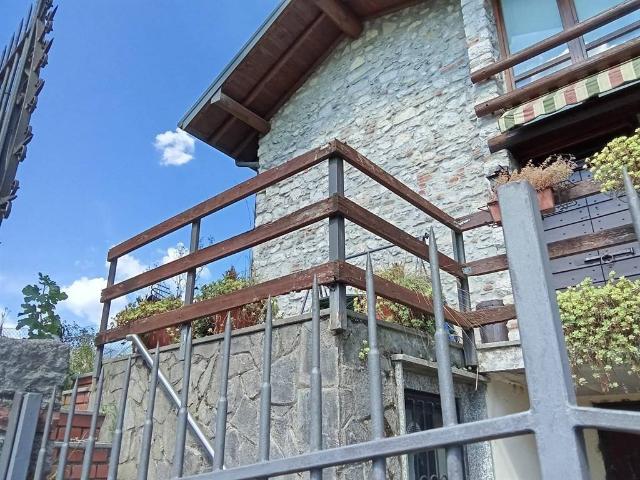 Villa Indipendente in vendita a Montorfano, Lombardia