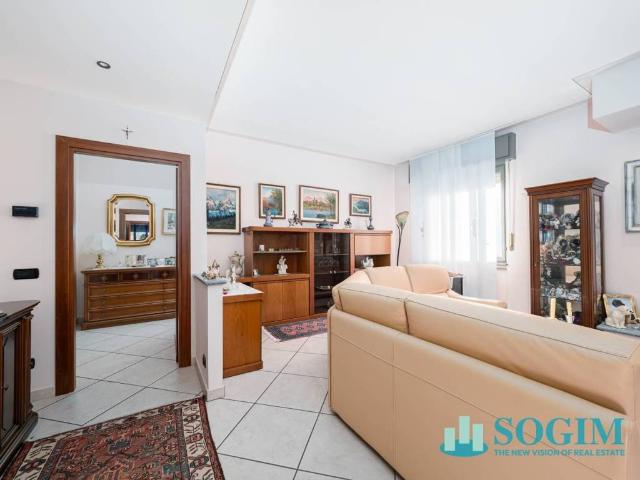 Villa Indipendente in vendita a Montorfano, Lombardia