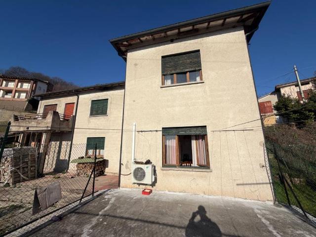 Villa Indipendente in vendita a Montorso Vicentino, Veneto