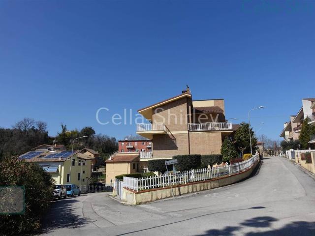 Villa Indipendente in vendita a Marche, Fermo