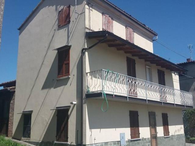 Villa Indipendente in vendita a Montù Beccaria, Lombardia