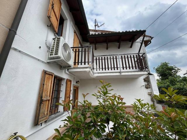 Villa Indipendente in vendita a Montù Beccaria, Lombardia