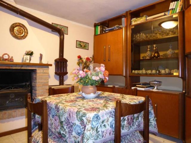 Villa Indipendente in vendita a Montù Beccaria, Lombardia