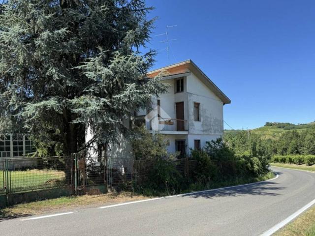 Villa Indipendente in vendita a Montù Beccaria, Lombardia