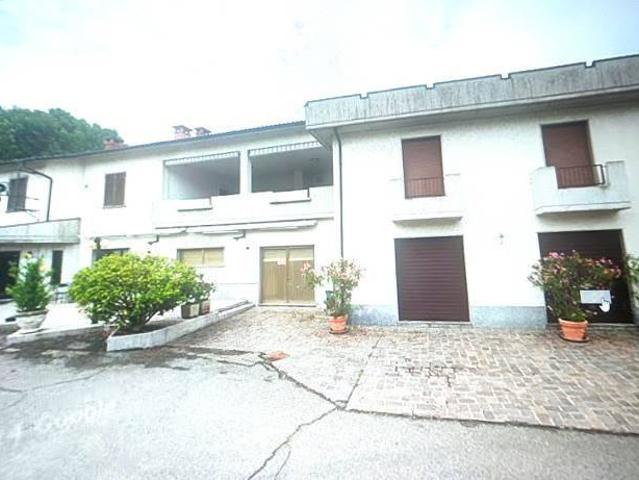 Villa Indipendente in vendita a Montù Beccaria, Lombardia