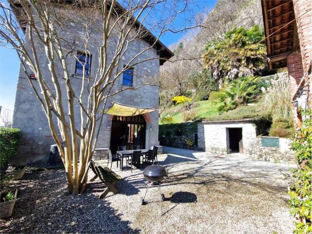Villa Indipendente in vendita a Unione dei comuni del Medio Verbano, Monvalle