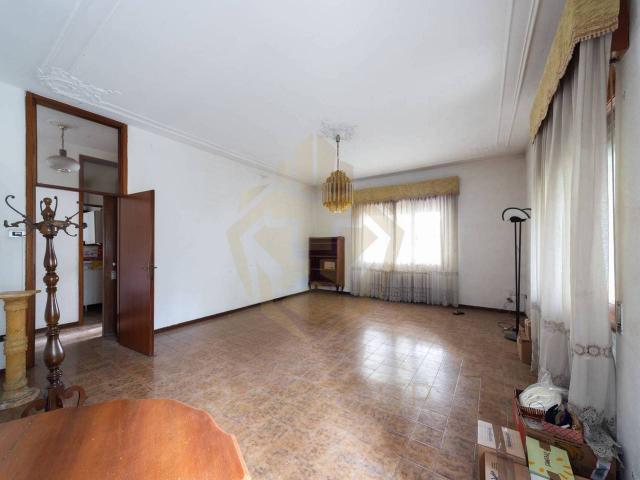 Villa Indipendente in vendita a San Fruttuoso, Monza