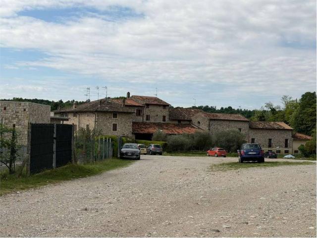 Rustico in vendita a Monzambano, Lombardia