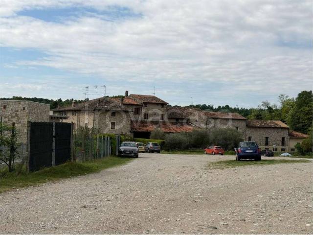 Villa Indipendente in vendita a Monzambano, Lombardia