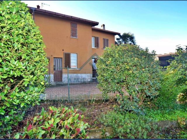 Villa Indipendente in vendita a Morazzone, Lombardia