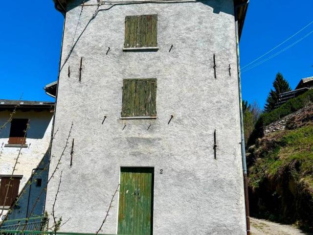 Villa Indipendente in vendita a Morbegno, Lombardia
