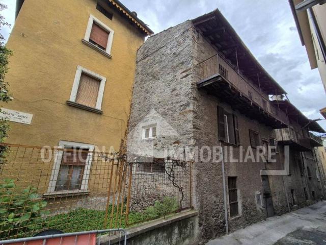 Villa Indipendente in vendita a Morbegno, Lombardia