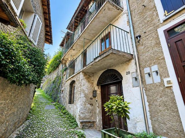 Villa Indipendente in vendita a Morbegno, Lombardia