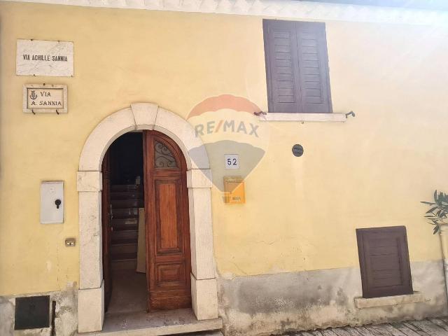 Villa Indipendente in vendita a Morcone, Campania