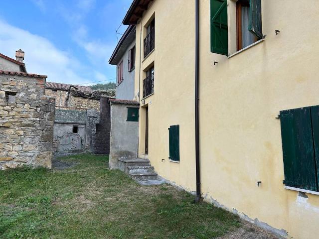 Villa Indipendente in vendita a Morfasso, Reggio Emilia