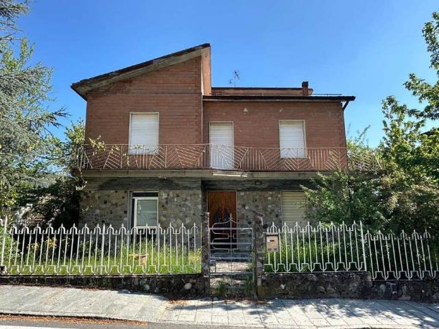 Villa Indipendente in vendita a Morfasso, Reggio Emilia