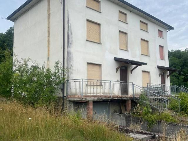Villa Indipendente in vendita a Morfasso, Reggio Emilia