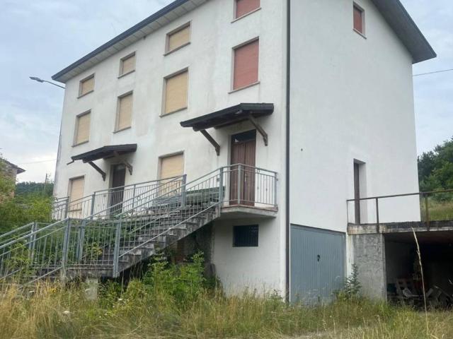 Villa Indipendente in vendita a Morfasso, Reggio Emilia