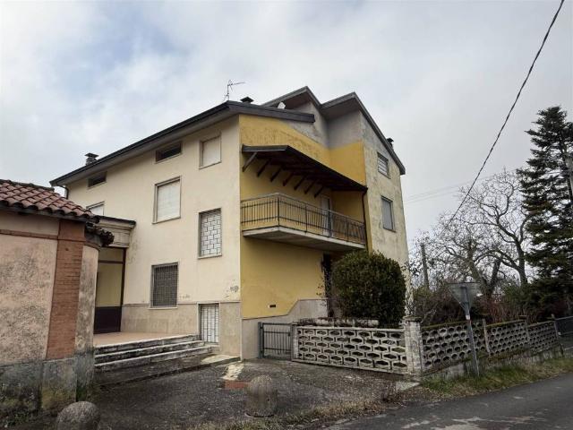Villa Indipendente in vendita a Lugagnano Val D'arda, Reggio Emilia