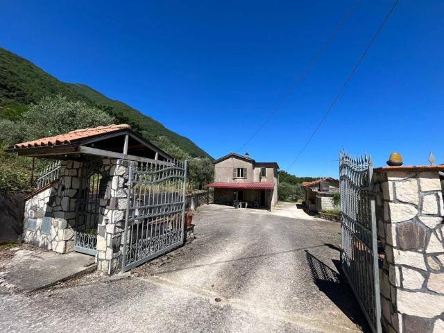 Villa Indipendente in vendita a Morolo, Lazio