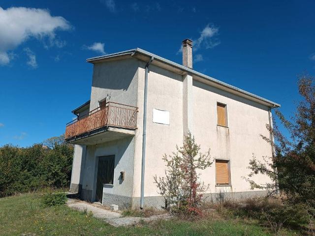 Villa Indipendente in vendita a Morra De Sanctis, Campania