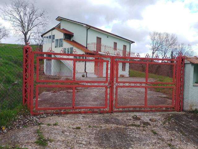 Villa Indipendente in vendita a Morra De Sanctis, Campania