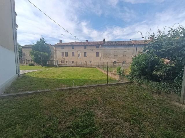 Villa Indipendente in vendita a Mortara, Pavia