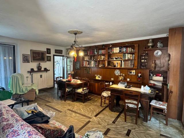 Villa Indipendente in vendita a Mortara, Pavia