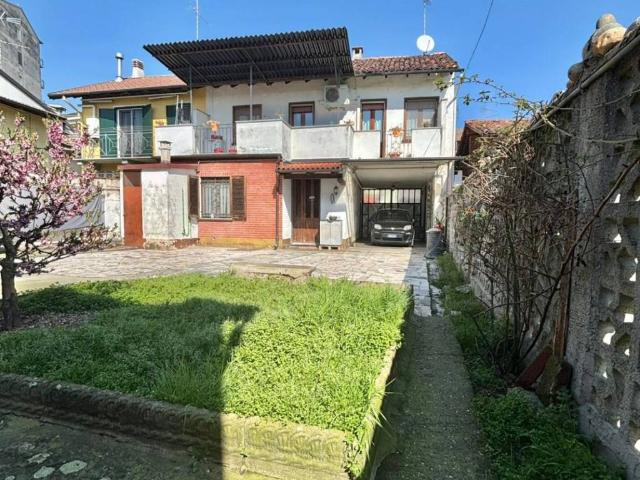 Villa Indipendente in vendita a Mortara, Lombardia