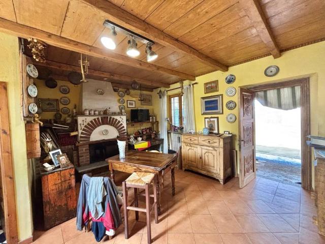 Villa Indipendente in vendita a Mortara, Lombardia