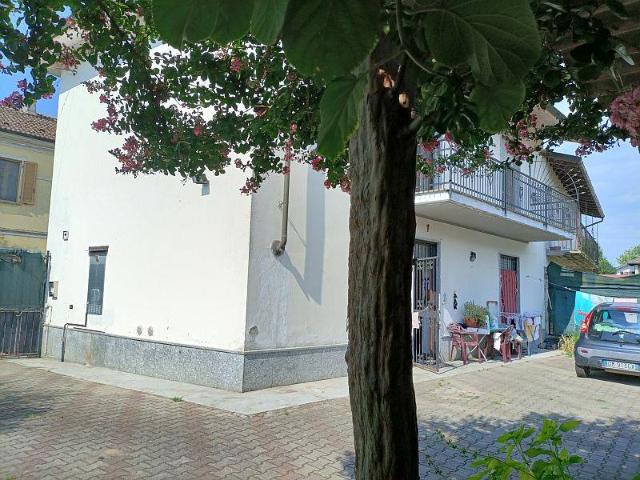 Villa Indipendente in vendita a Mortara, Pavia