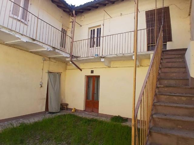 Villa Indipendente in vendita a Mortara, Pavia