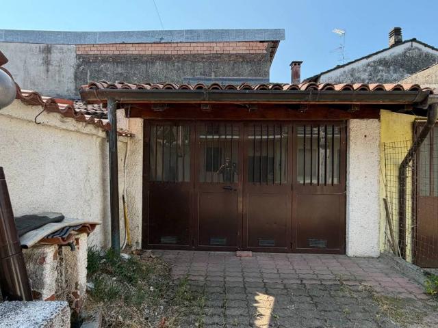 Villa Indipendente in vendita a Mortara, Lombardia