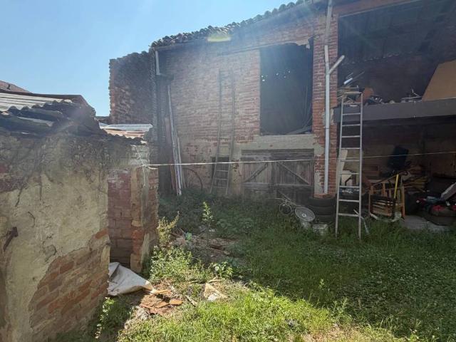 Villa Indipendente in vendita a Mortara, Lombardia