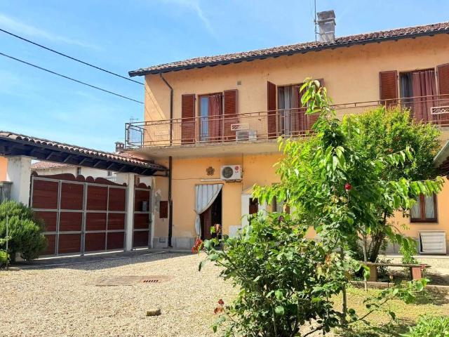 Villa Indipendente in vendita a Mortara, Pavia