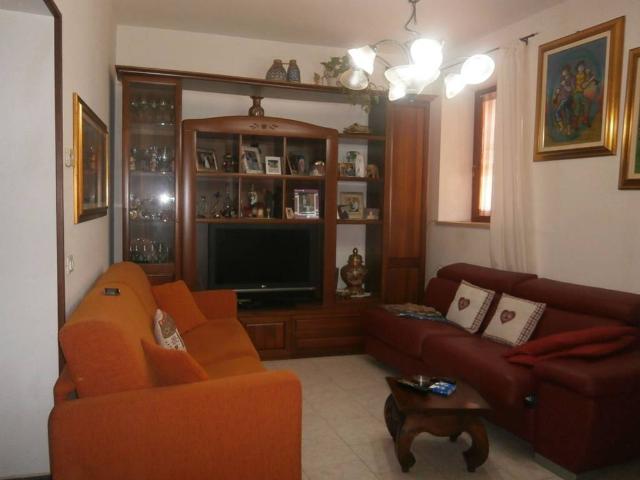Villa Indipendente in vendita a Mortara, Pavia