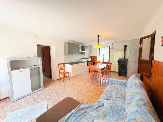 Villa Indipendente in vendita a Moruzzo, Friuli-Venezia Giulia