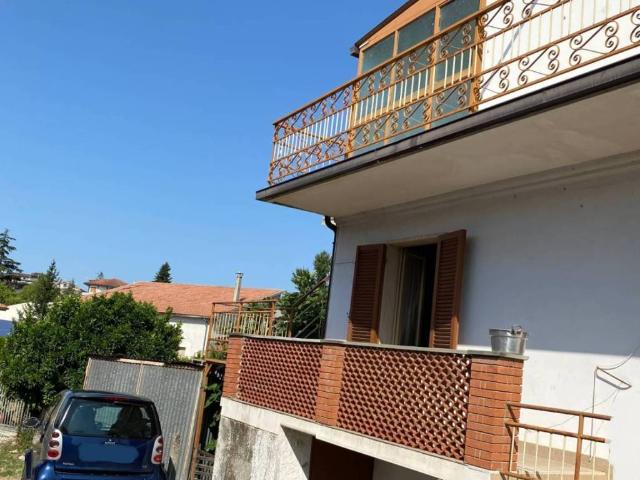 Villa Indipendente in vendita a Mosciano Sant'angelo, Abruzzo