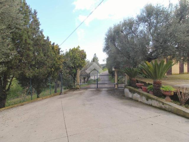 Villa Indipendente in vendita a Mosciano Sant'Angelo, Teramo
